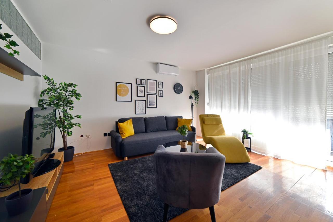 Lavir Apartment With Parking Zagreb Exterior foto
