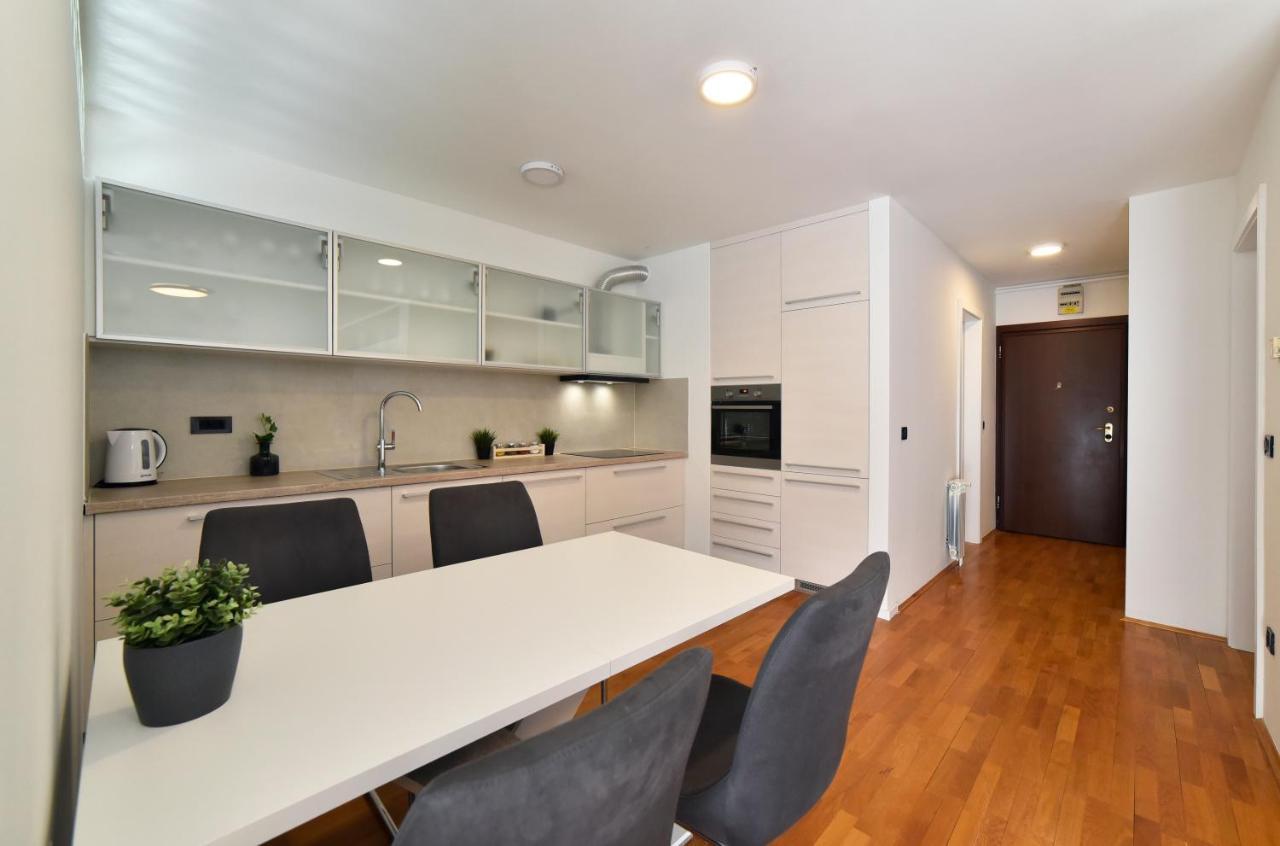Lavir Apartment With Parking Zagreb Exterior foto