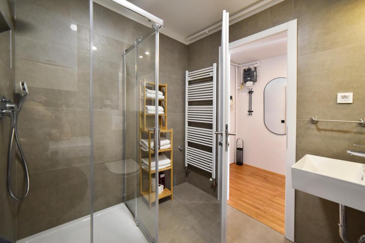 Lavir Apartment With Parking Zagreb Exterior foto