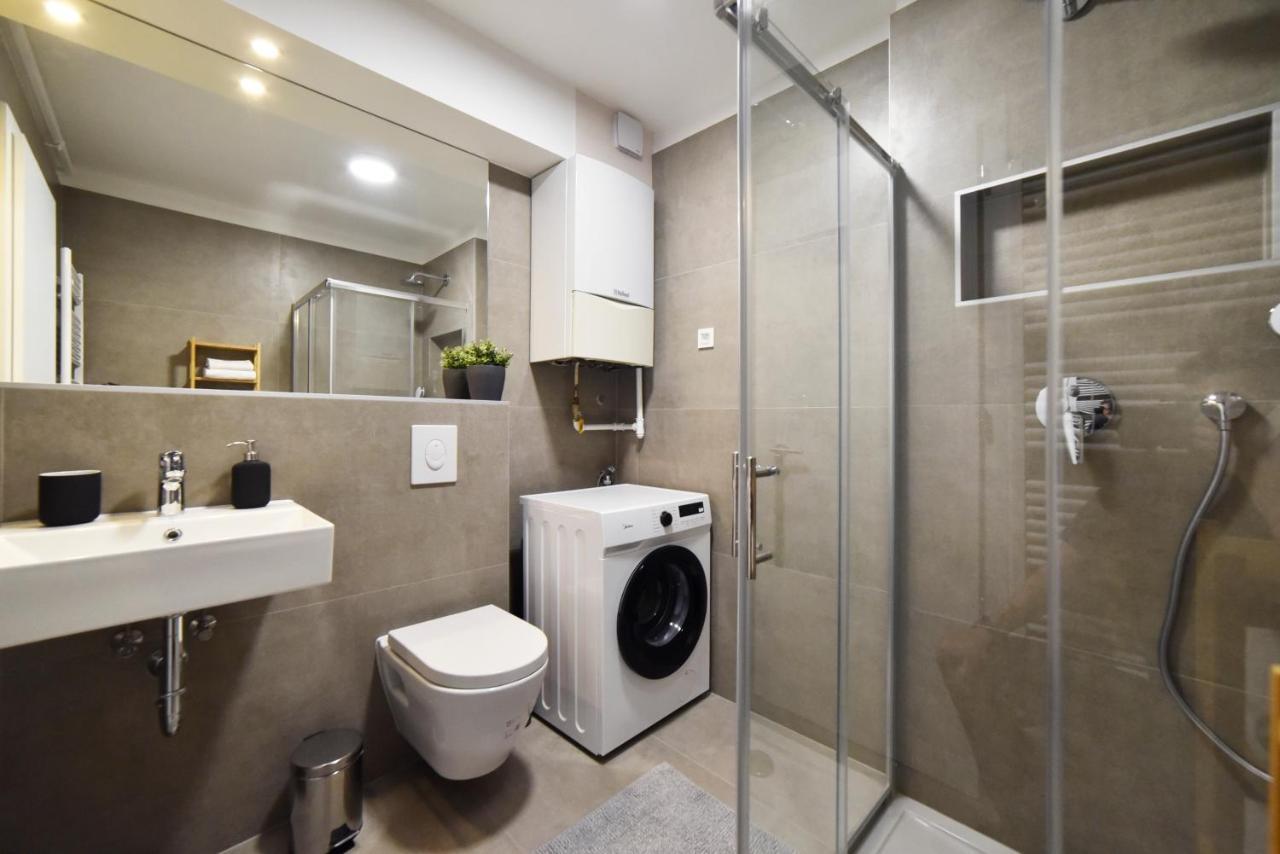 Lavir Apartment With Parking Zagreb Exterior foto